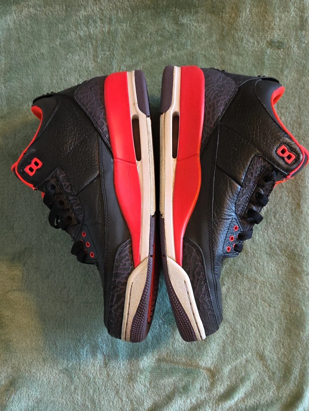 NIKE Air Jordan 3 Retro Crimson